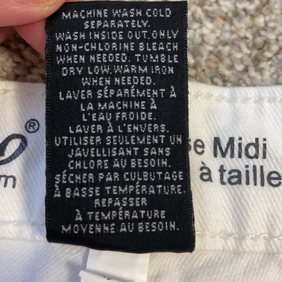 Mossimo Mid Rise White Cuffed Jean Shorts SZ 2 - Picture 8 of 9